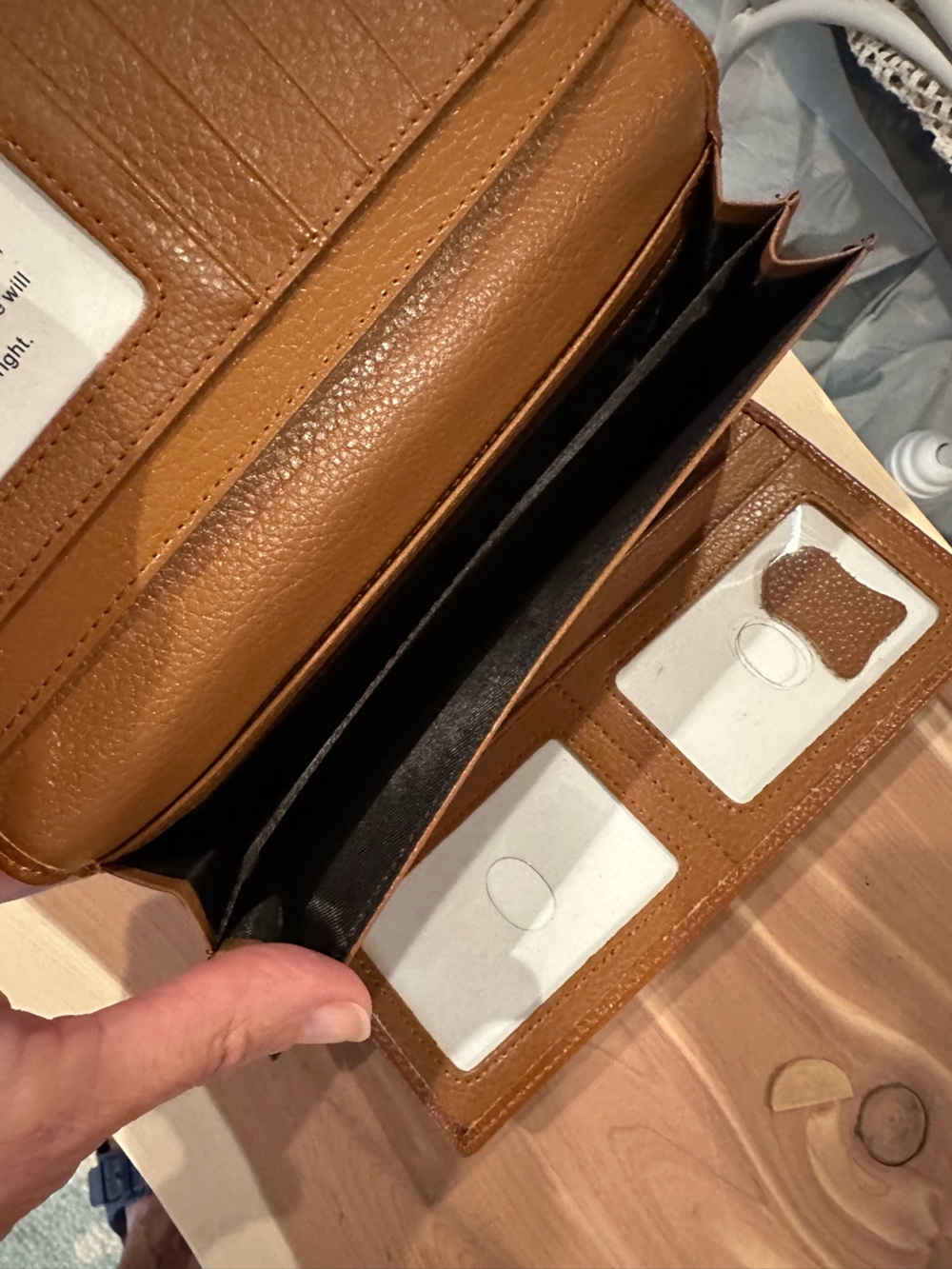 New in Box - Classic Pebbled Leather Wallet - Tan - Picture 4 of 4